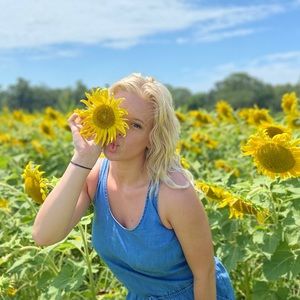 Meet your Posher, Alexia